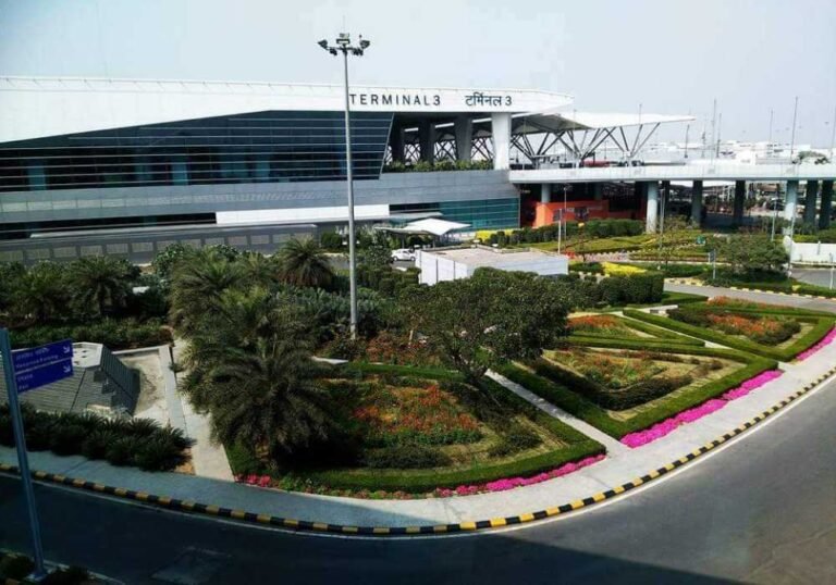 भारत का सबसे बड़ा एयरपोर्ट कौन सा है? टॉप 10 लिस्ट (फरवरी) 2024